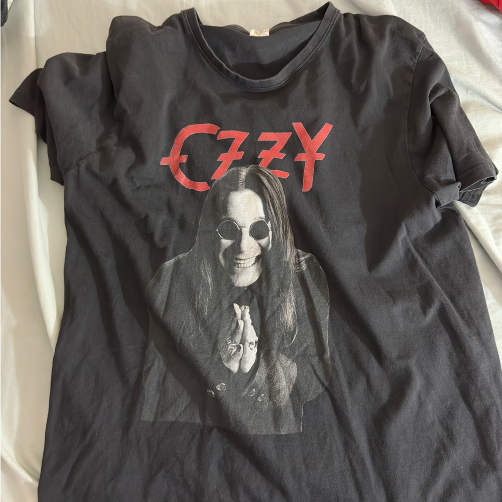 izzy osborne tee